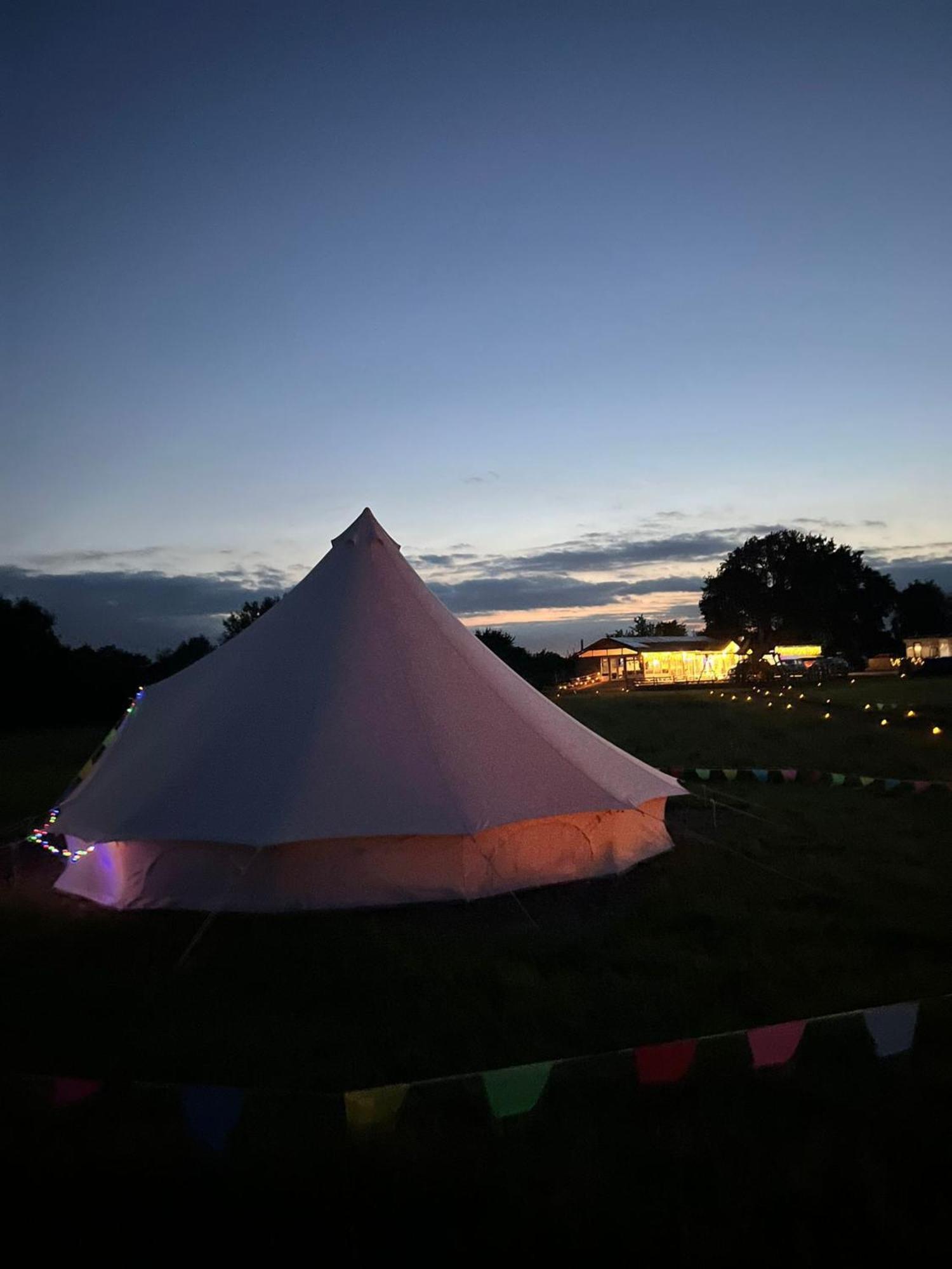 Country View Camping Bratton Bagian luar foto